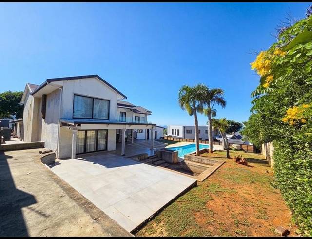5 BEDROOM HOUSE FOR SALE IN LA LUCIA
